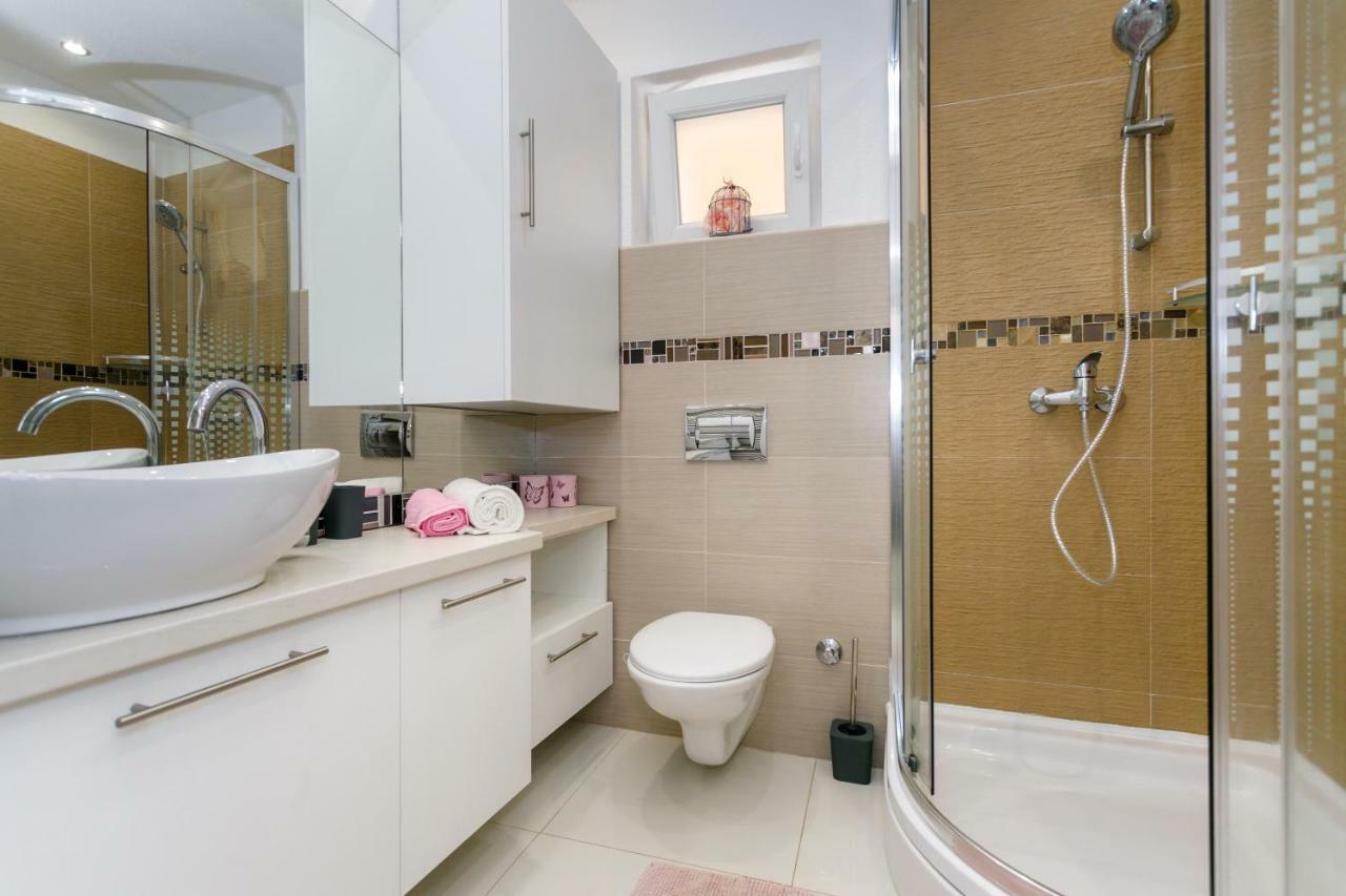 Apartman Brajutovci 26 Kornic Bagian luar foto